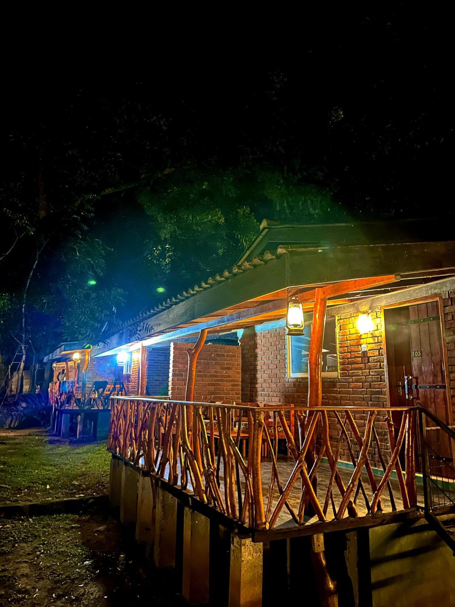 Birds Paradise Inn ウダワラウェ エクステリア 写真
