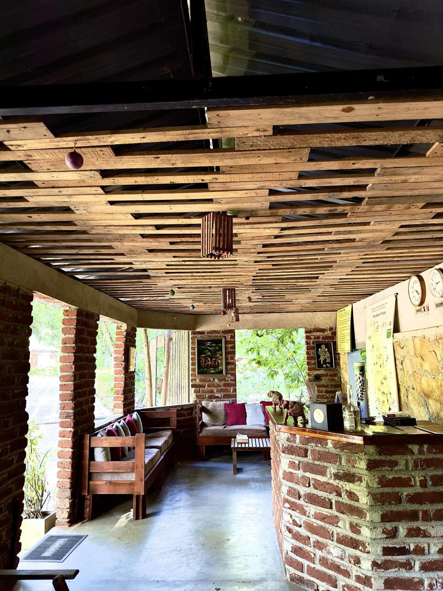 Birds Paradise Inn ウダワラウェ エクステリア 写真